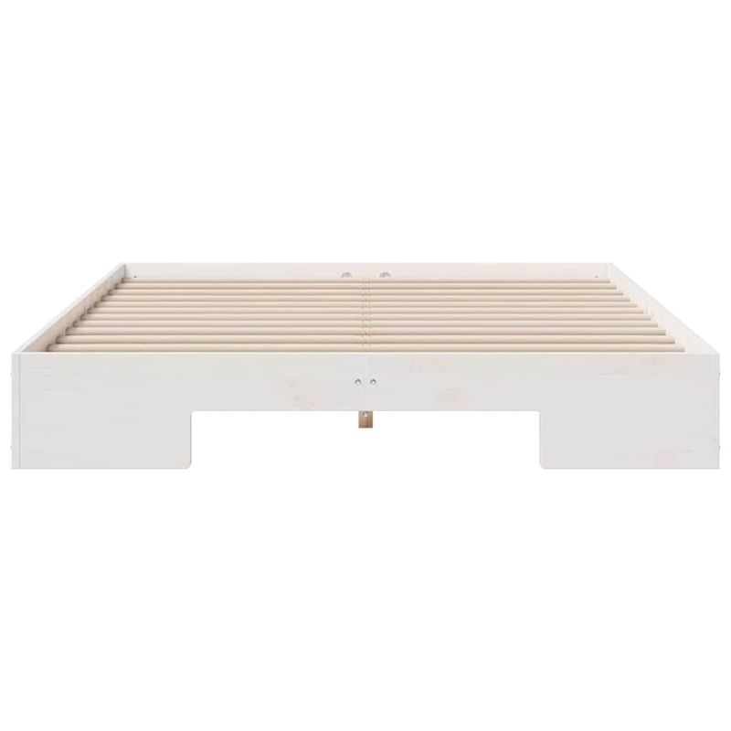 Casa si Gradina - Mobilier - Paturi si accesorii - Paturi - Cadru de pat de podea Alb 140 x 200 cm Lemn masiv de pin - Infinity.ro