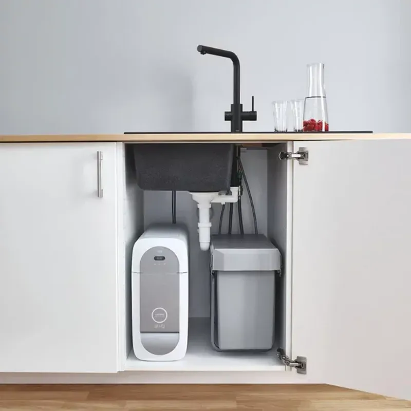 Casa si Gradina - Sanitare - Chiuveta bucatarie si accesorii - Baterii bucatarie - Baterie bucatarie Grohe Blue Home pipa tip L si Starter Kit negru mat - Infinity.ro