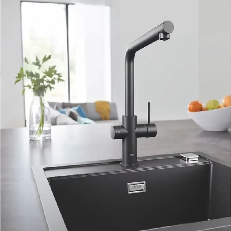 Casa si Gradina - Sanitare - Chiuveta bucatarie si accesorii - Baterii bucatarie - Baterie bucatarie Grohe Blue Home pipa tip L si Starter Kit negru mat - Infinity.ro