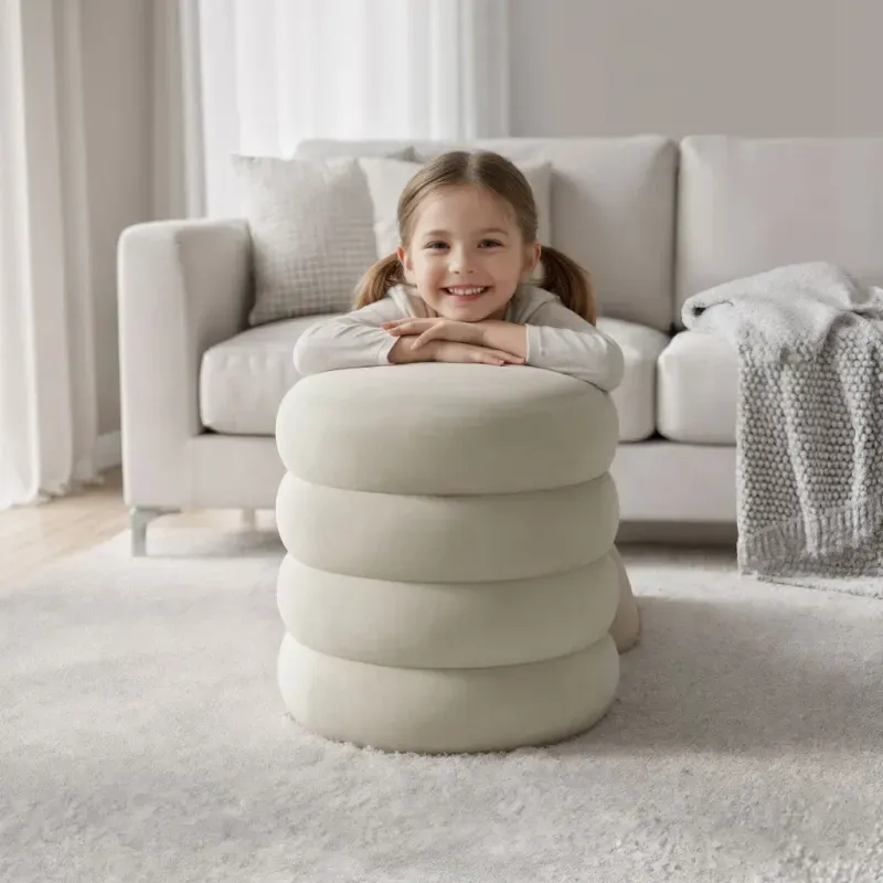 Casa si Gradina - Mobilier - Scaune si fotolii - Tabureti - Taburet tapitat Snuggo cu spatiu de depozitare, velur, diametru 42 cm, inaltime 45 cm, crem - Infinity.ro