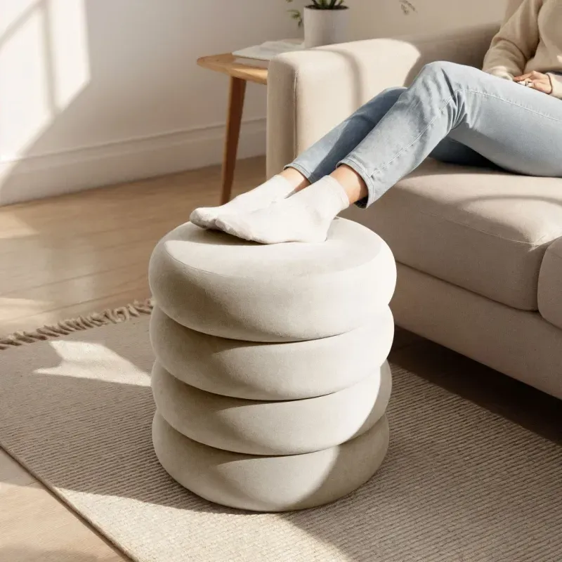 Casa si Gradina - Mobilier - Scaune si fotolii - Tabureti - Taburet tapitat Snuggo cu spatiu de depozitare, velur, diametru 42 cm, inaltime 45 cm, crem - Infinity.ro