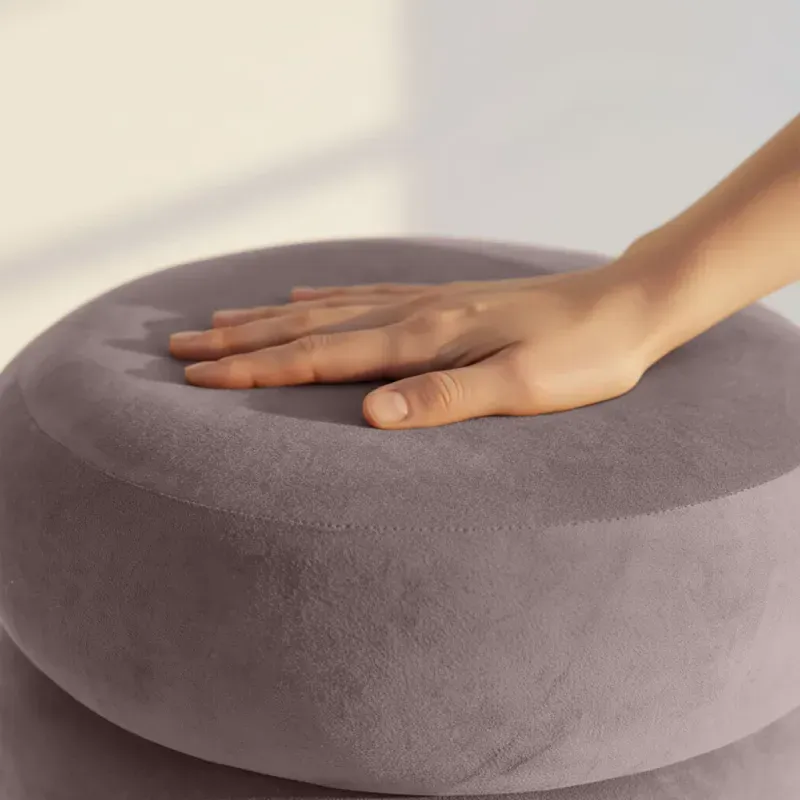 Casa si Gradina - Mobilier - Scaune si fotolii - Tabureti - Taburet tapitat Snuggo cu spatiu de depozitare, velur, diametru 42 cm, inaltime 45 cm, roz pudrat - Infinity.ro