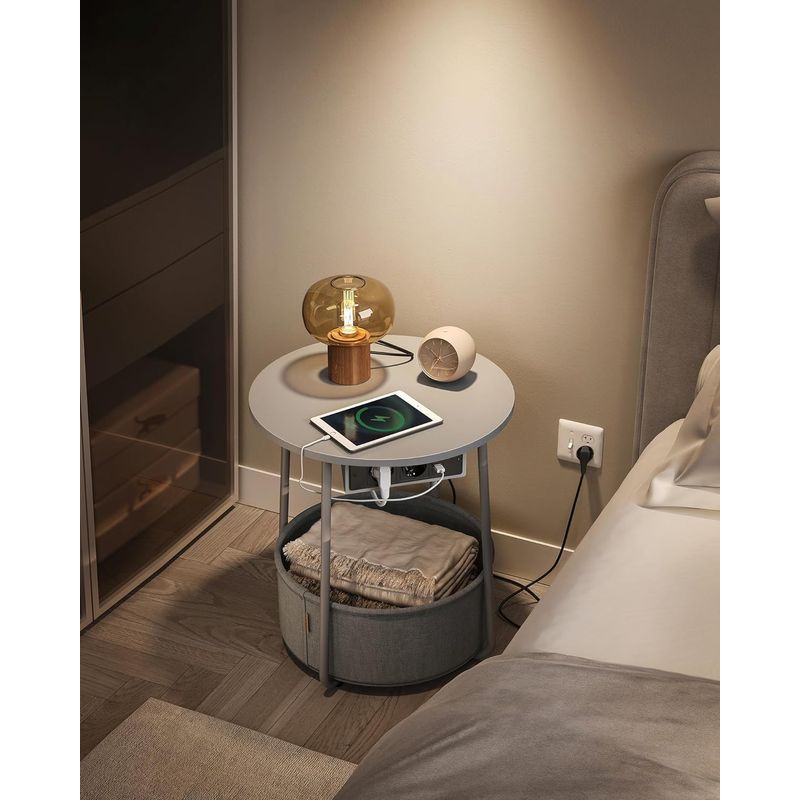 Casa si Gradina - Mobilier - Mese si birouri - Masute de cafea - Masuta de cafea rotunda cu cos de stofa, statie de incarcare 2 prize si 2 USB, 45x50cm, gri argintiu - Infinity.ro