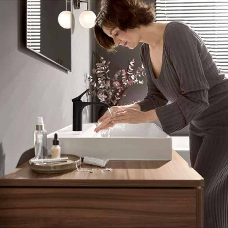Casa si Gradina - Sanitare - Lavoar baie si accesorii - Baterii sanitare - Baterie lavoar Hansgrohe, Vivenis 110, CoolStart, fara ventil, negru mat - Infinity.ro
