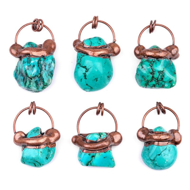 Fashion, accesorii si bijuterii - Femei - Bijuterii femei - Pandantive femei - 2026 | Pandantiv UNICAT din cristal natural de Turcoaz, piatra anului 2026 + metal antichizat cu cupru electrolitic, 99,99% pur - Infinity.ro