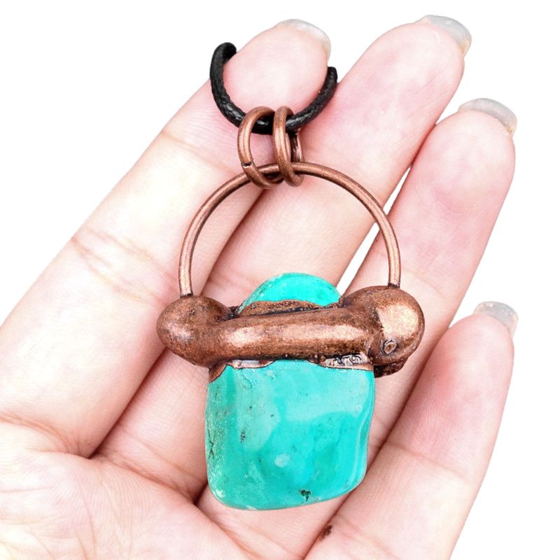 Fashion, accesorii si bijuterii - Femei - Bijuterii femei - Pandantive femei - 2026 | Pandantiv UNICAT din cristal natural de Turcoaz, piatra anului 2026 + metal antichizat cu cupru electrolitic, 99,99% pur - Infinity.ro