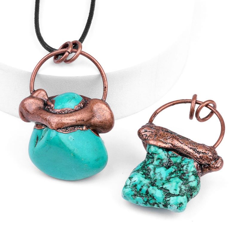 Fashion, accesorii si bijuterii - Femei - Bijuterii femei - Pandantive femei - 2026 | Pandantiv UNICAT din cristal natural de Turcoaz, piatra anului 2026 + metal antichizat cu cupru electrolitic, 99,99% pur - Infinity.ro