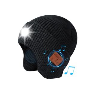 Caciula inteligenta AURALIV cu LED reincarcabil si casti Bluetooth integrate, unisex, calduroasa, tricot,