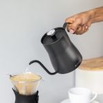 Electronice si Electrocasnice - Electrocasnice bucatarie - Preparare bauturi - Fierbatoare de apa - Fierbator cafea Navaris pour-over, 1000 ml, termometru integrat, argintiu, lemn/otel inoxidabil - Infinity.ro