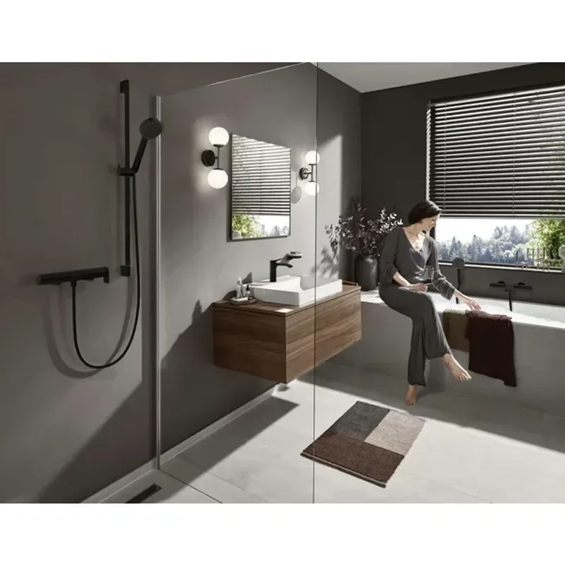 Casa si Gradina - Sanitare - Lavoar baie si accesorii - Baterii sanitare - Baterie cada - dus Hansgrohe Vivenis negru mat monocomanda - Infinity.ro