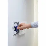 Casa si Gradina - Sanitare - Obiecte sanitare - Accesorii vase de toaleta - Kit Geberit DuoFresh cu declansare automata cromat pentru rezervor incastrat Sigma 8 cm - Infinity.ro