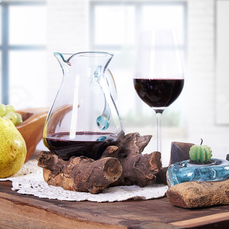 Casa si Gradina - Bucatarie si vesela - Accesorii bar - Carafe si decantoare - Carafa din Sticla Topita pe Lemn de Gamal, Handmade, 0.6L - Infinity.ro