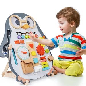 Busy Board Montessori 2 in 1 cu Tablita de Scris si Activitati, Pinguinul Vesel, 62 x 45 cm