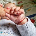 Fashion, accesorii si bijuterii - Copii - Accesorii copii - Bijuterii si ceasuri copii - Bratara Bebe reglabila rosie din snur de matase pentru nou nascuti si copii - Infinity.ro