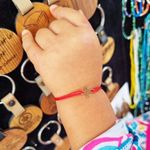 Fashion, accesorii si bijuterii - Femei - Bijuterii femei - Bratari femei - Set 2 Bratari din aur 14k, Mama si bebe cu charm cruciulita, reglabile din snur rosu de matase lucrate 100% manual - Infinity.ro