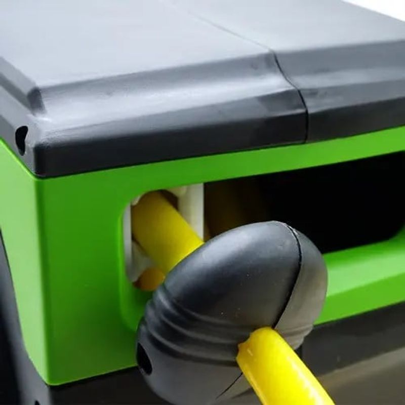 Casa si Gradina - Gradinarit si plante - Instalatii si accesorii pentru irigatii - Furtunuri de gradina si accesorii - Furtun de irigare cu carcasa din plastic PROCRAFT VK20 20 m, 1/2", 8 bari - Infinity.ro