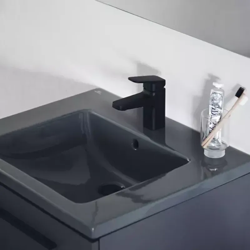 Casa si Gradina - Sanitare - Lavoar baie si accesorii - Lavoare si piedestale - Lavoar suspendat Ideal Standard i.life B gri lucios 61 cm cu orificiu baterie si preaplin - Infinity.ro