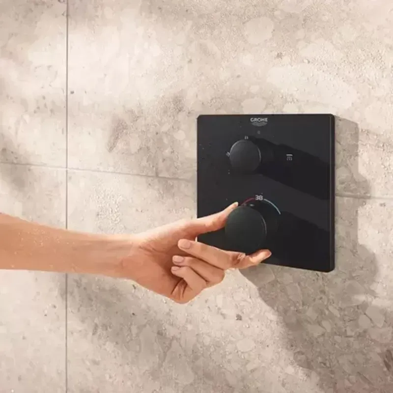 Casa si Gradina - Sanitare - Cazi si cabine de dus - Coloane si seturi de dus - Sistem de dus incastrat Grohe Precision cu palarie patrata Vitalio Comfort 250 negru mat - Infinity.ro