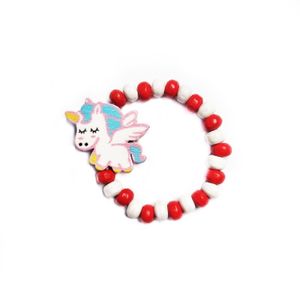 Bratara copii elastica, cu charm unicorn zburator si margelute din lemn, model 1