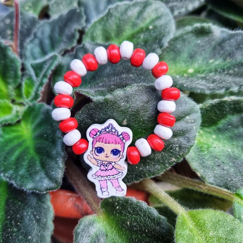 Market - Cadouri - Martisoare - Bratara Martisor pentru copii, elastica cu fetita LOL printesa, cu margelute de lemn - Infinity.ro