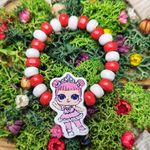 Market - Cadouri - Martisoare - Bratara Martisor pentru copii, elastica cu fetita LOL printesa, cu margelute de lemn - Infinity.ro
