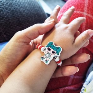 Bratara Martisor pentru copii, elastica cu fetita LOL tourquaz, cu margelute de lemn