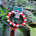 Market - Cadouri - Martisoare - Bratara Martisor pentru copii, elastica cu fetita LOL tourquaz, cu margelute de lemn - Infinity.ro