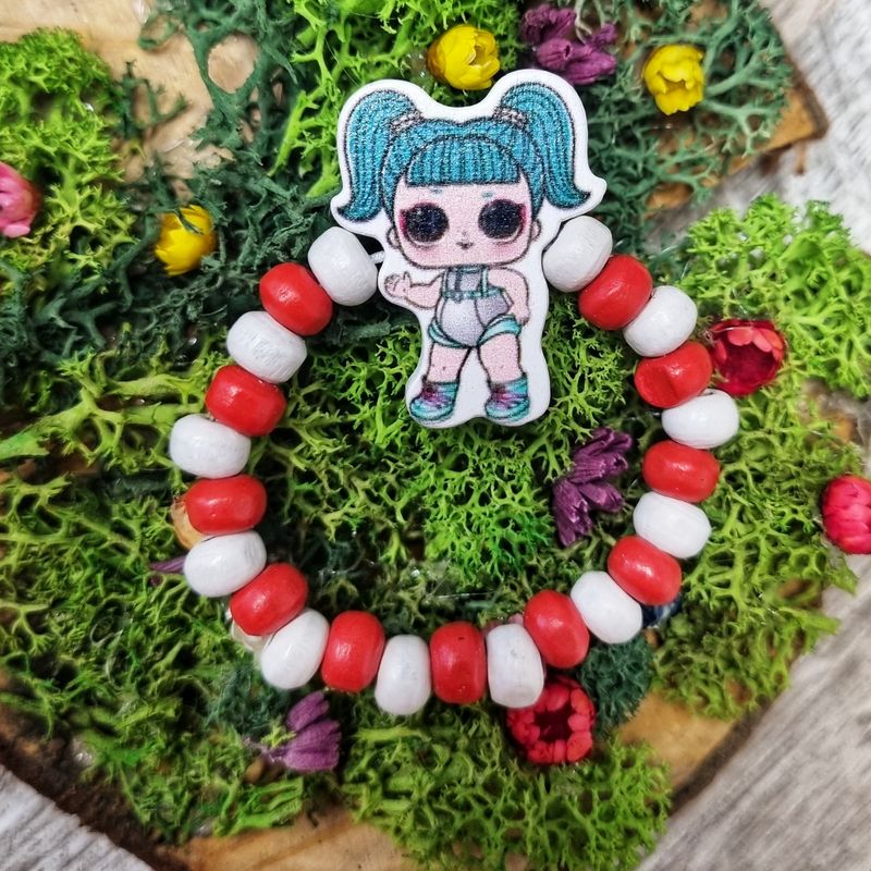 Market - Cadouri - Martisoare - Bratara Martisor pentru copii, elastica cu fetita LOL tourquaz, cu margelute de lemn - Infinity.ro