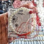 Market - Cadouri - Martisoare - Bratara Martisor elastica, cu margelute din acril sidef si margea shamballa rosie - Infinity.ro