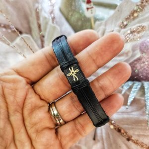 Bratara din piele naturala cu Cruciulita din Aur 14k, reglabila, unisex, realizata manual