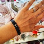 Fashion, accesorii si bijuterii - Barbati - Bijuterii barbati - Bratari barbati - Bratara din piele naturala cu Cruciulita din Aur 14k, reglabila, unisex, realizata manual - Infinity.ro