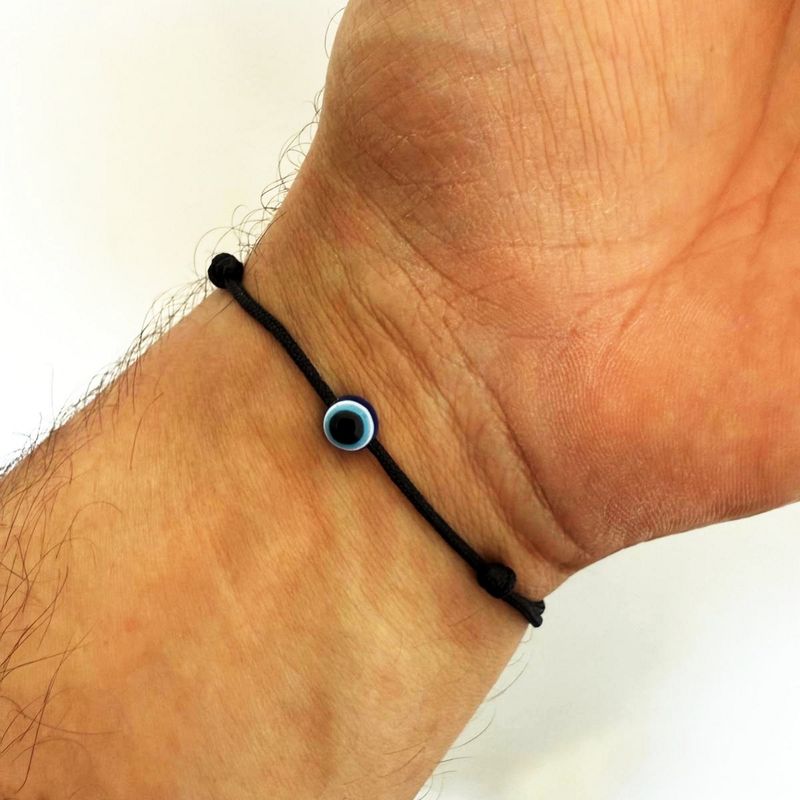 Fashion, accesorii si bijuterii - Barbati - Bijuterii barbati - Bratari barbati - Bratara cu ochi de deochi rotund, adult, reglabila din snur negru Gros de matase - Infinity.ro