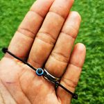 Fashion, accesorii si bijuterii - Barbati - Bijuterii barbati - Bratari barbati - Bratara cu ochi de deochi rotund, adult, reglabila din snur negru Gros de matase - Infinity.ro