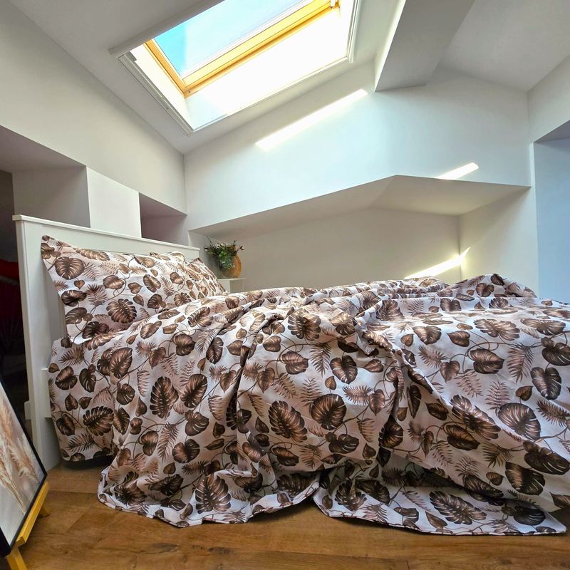 Casa si Gradina - Textile si covoare - Lenjerii de pat - Seturi de lenjerie - Lenjerie de pat 4 piese, 2 persoane, tesatura clasica neteda, 100% bumbac, decor floral - 04 - Infinity.ro