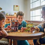 Jucarii, Copii si Bebe - Jucarii si jocuri - Seturi de constructie si cuburi - Seturi de constructie - LEGO Harry Potter Diagon Alley: Quality Quidditch & Ice Cream 76452 - Infinity.ro