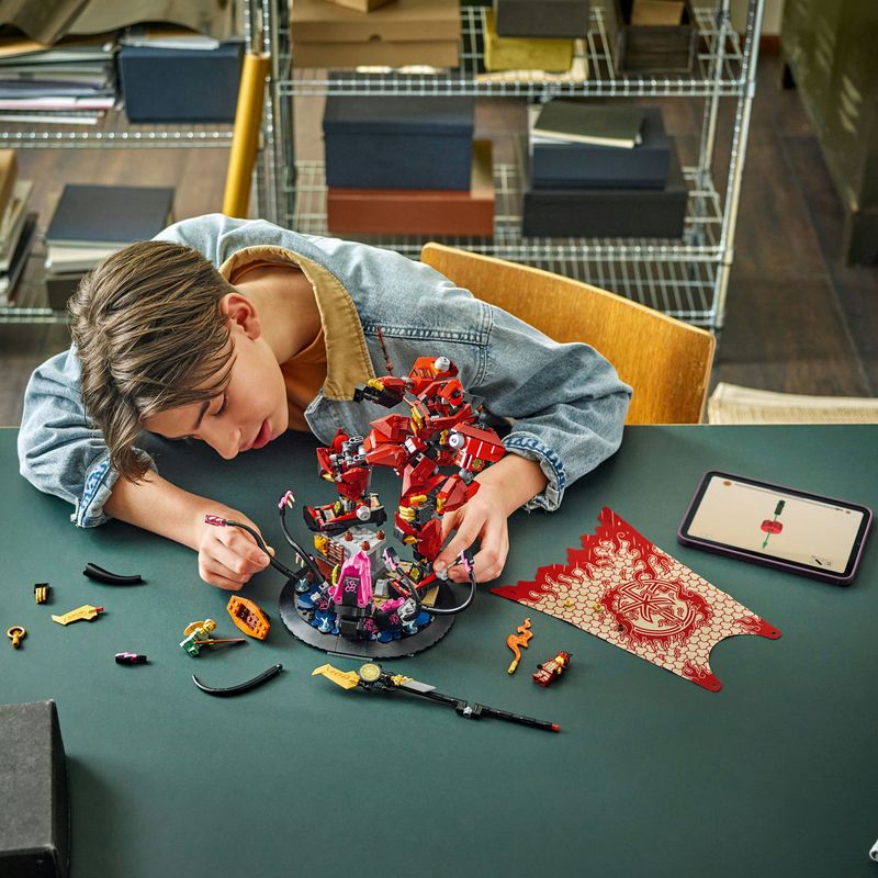 Jucarii, Copii si Bebe - Jucarii si jocuri - Seturi de constructie si cuburi - Seturi de constructie - LEGO NINJAGO Robotul cavaler al focului 71846 - Infinity.ro