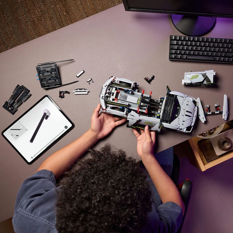 Jucarii, Copii si Bebe - Jucarii si jocuri - Seturi de constructie si cuburi - Seturi de constructie - LEGO Technic Lamborghini Revuelto 42214 - Infinity.ro