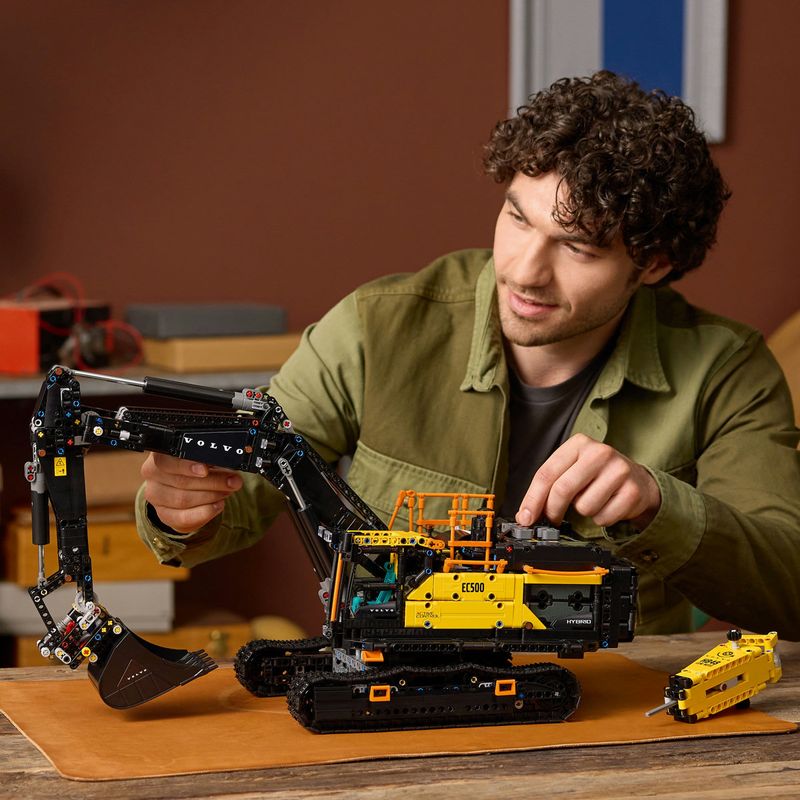 Jucarii, Copii si Bebe - Jucarii si jocuri - Seturi de constructie si cuburi - Seturi de constructie - LEGO Technic Excavator Volvo EC500 Hybrid 42215 - Infinity.ro