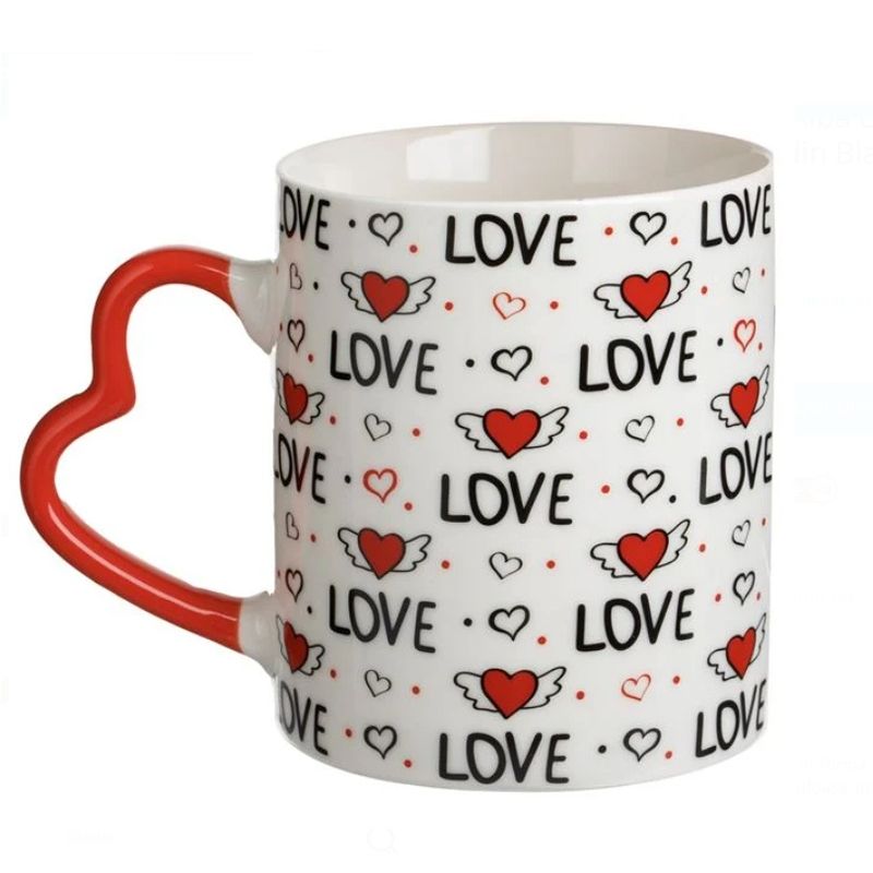 Casa si Gradina - Bucatarie si vesela - Cani si pahare - Cani si cesti - Cana Ceramica Alba "Love" cu Toarta Inima si Breloc Inima Rosie din Blana Artificiala, 350ml - Infinity.ro