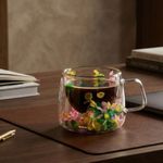 Casa si Gradina - Bucatarie si vesela - Cani si pahare - Cani si cesti - Cana cu insertie de flori uscate, hortensie multicolor, pereti dubli, sticla borosilicata, 200 ml, Aurora Bloom - Infinity.ro