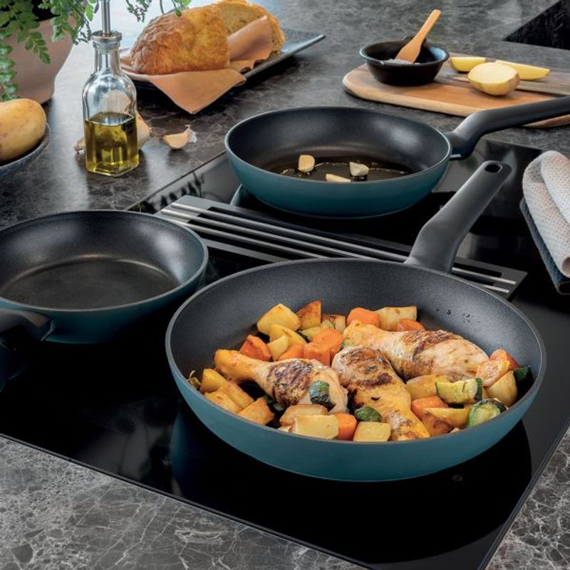 Casa si Gradina - Bucatarie si vesela - Vase pentru gatit - Tigai si seturi - Tigaie 24cm Blustyle Glamour Tognana - Infinity.ro