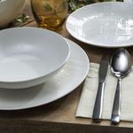 Casa si Gradina - Bucatarie si vesela - Vesela si tacamuri - Farfurii si boluri - Farfurie alba 21cm Victoria Bianco portelan Tognana - Infinity.ro