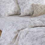 Casa si Gradina - Textile si covoare - Lenjerii de pat - Seturi de lenjerie - Set husa 240x270 cm + 2 fete perna 52x72 cm + cearsaf 160x200 cm Nef-Nef Sensil Ecru - Infinity.ro