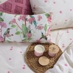 Casa si Gradina - Decoratiuni - Aromaterapie si lumanari - Lumanari si candele - Candela parfumata Nef-Nef Rose Blossoms 200Gr - Infinity.ro