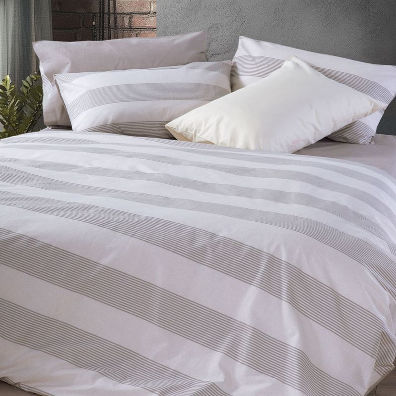 Casa si Gradina - Textile si covoare - Lenjerii de pat - Seturi de lenjerie - Set husa 240x270 cm + 2 fete perna 52x72 cm + cearsaf 160x200 cm Nef-Nef Casual Stripe Ecru - Infinity.ro