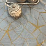 Casa si Gradina - Textile si covoare - Textile bucatarie - Fete de masa - Fata de masa dreptunghiulara Andrea Fontebasso Mikado 150x300 cm albastru-auriu - Infinity.ro