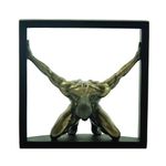 Casa si Gradina - Decoratiuni - Obiecte decorative - Accesorii decorative - Decoratiune bronz Man On Square H20.5 - Infinity.ro