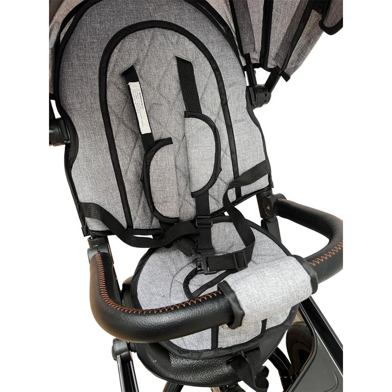 Jucarii, Copii si Bebe - Jucarii si jocuri - Jucarii de exterior - Triciclete - Tricicleta Go Kart LS03 , cu far luminos si sunete , maner reversibil ,gri - Infinity.ro