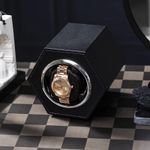 Fashion, accesorii si bijuterii - Barbati - Bijuterii barbati - Ceasuri barbati - Cutie intors ceas automat iUni, Watch Winder, Piele ecologica, Negru - Infinity.ro
