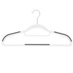 Casa si Gradina - Mobilier - Organizare si depozitare - Umerase si valeti - Set de 20 de umerase antiderapante pentru haine, din PE, cu carlig metalic rotativ, 41 cm, alb si gri - Infinity.ro